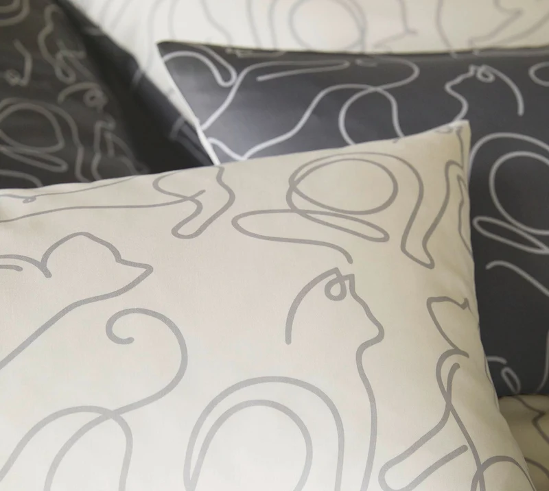 Mako Satin Wende-Bettwäsche Cats mit Katzensilhouetten