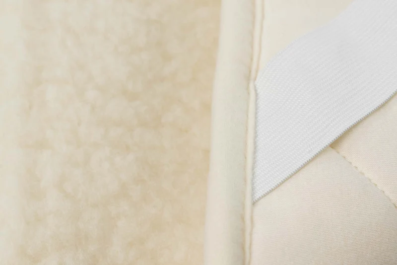 Unterbett mit Spanneckgummis von Flokati