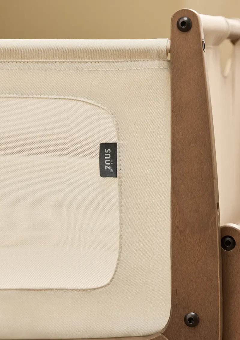 Beistellbett 'SnüzPod 5' Walnuss