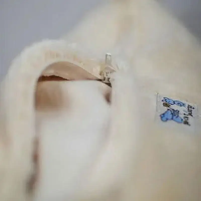 Bio Kuschelkissen Eisbär aus Baumwolle – Spelzfüllung, GOTS