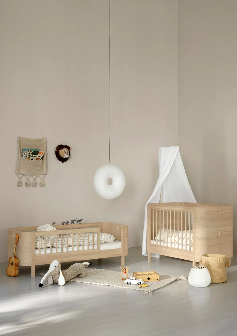 Geschwisterset für 'Wood Mini+' Babybett inkl. Junior-Erweiterung zu zwei Betten Eiche