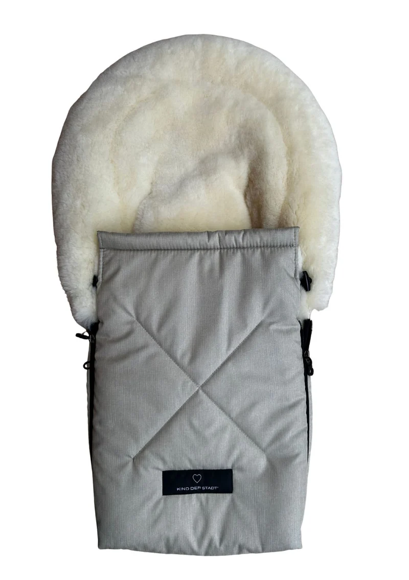 Premium Lammfell-Fußsack für Babywanne & Kinderautositz Limited Edition dune-beige