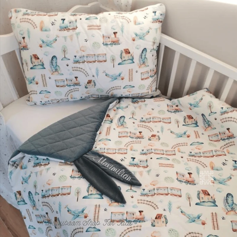 Personalisierte Decke mit Hasen-Ohren und Kissen | Samt gesteppt & Premium Baumwolle