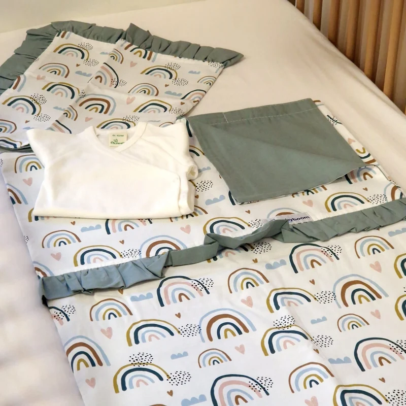Bettwäsche mit Rüschen | Premium Baumwolle | Regenbogen & Salbeigrün | 100 x 135/60 x 40 cm