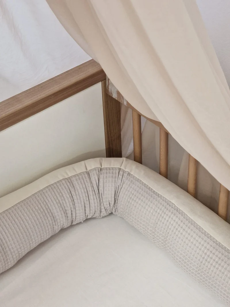 Wickeltischumrandung | Bettumrandung ROYAL | Waffelpique Beige & Velours Natural | 220 cm | Einzelstück