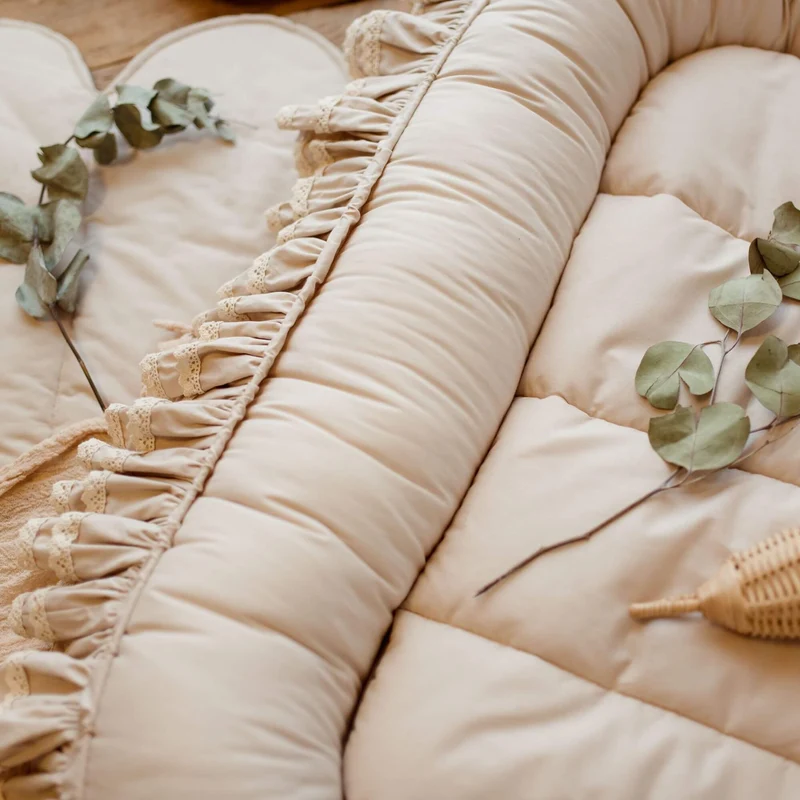 Premium Babynest RETRO ROMANTIC mit Rüschen & beige Spitze | Baumwolle