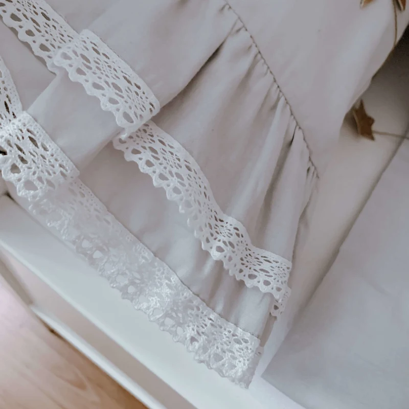 Bettwäsche ROMANTIC mit Rüschen & weißer Spitze | Baumwolle