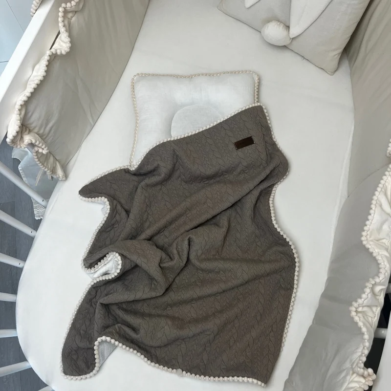 Sommerdecke mit Bommelchen inkl. Kissen | Musselinstoff & Jersey Zopfmuster
