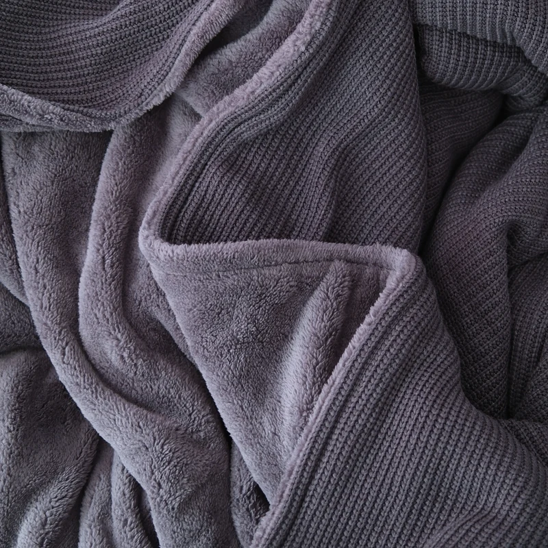 Kuscheldecke mit Baumwollstrick · Dunkelgrau