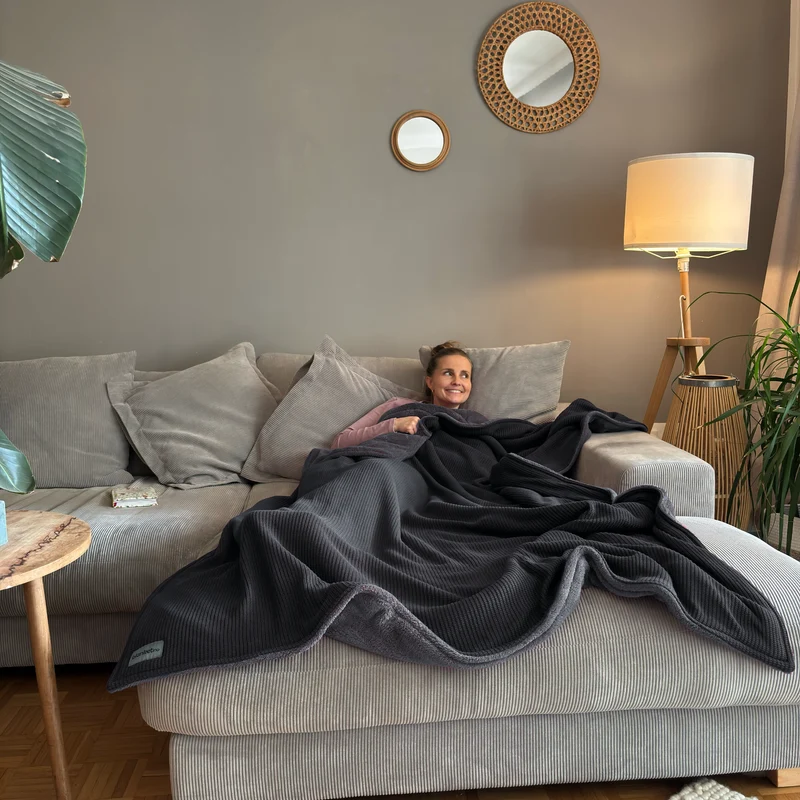 Kuscheldecke mit Baumwollstrick · Dunkelgrau