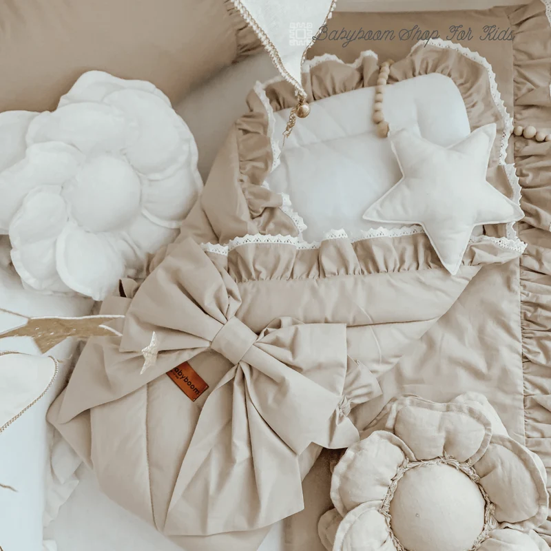 Babyhörnchen ROMANTIC mit Rüschen & weißer Spitze | Baumwolle