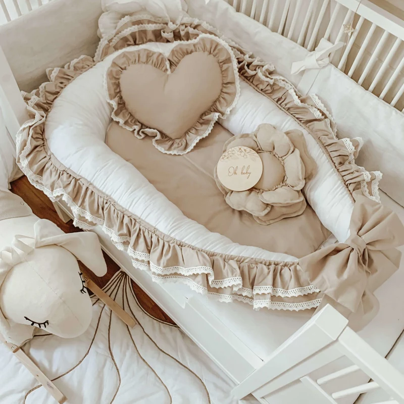 Babynest ROMANTIC mit Rüschen & weißer Spitze | Baumwolle