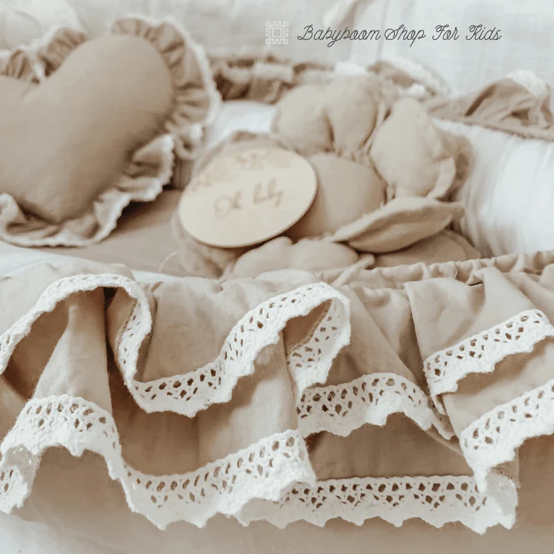 Babynest ROMANTIC mit Rüschen & weißer Spitze | Baumwolle