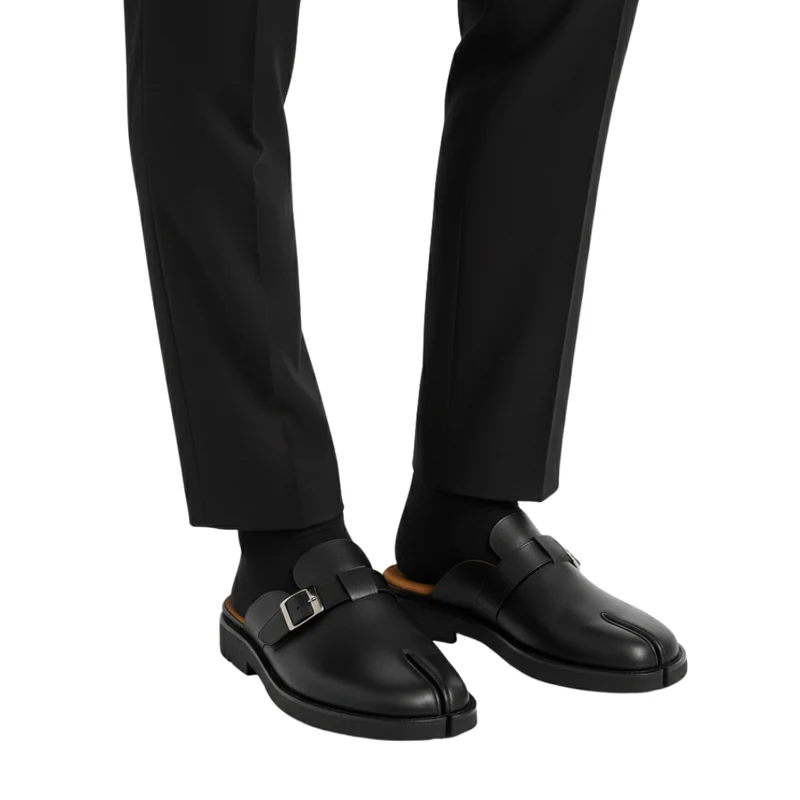 TerraVey | NoirBuckle Moderne Pantoletten