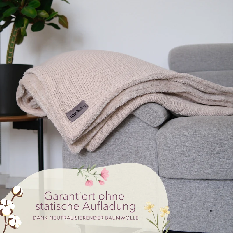 Kuscheldecke mit Baumwollstrick · Creme