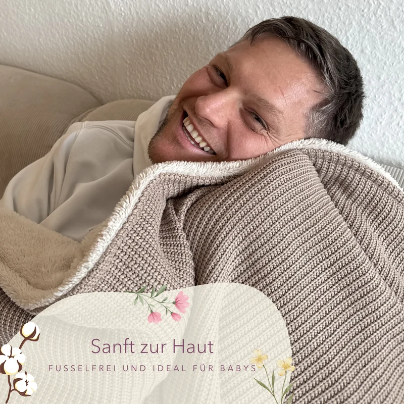 Kuscheldecke mit Baumwollstrick · Mandel-Beige