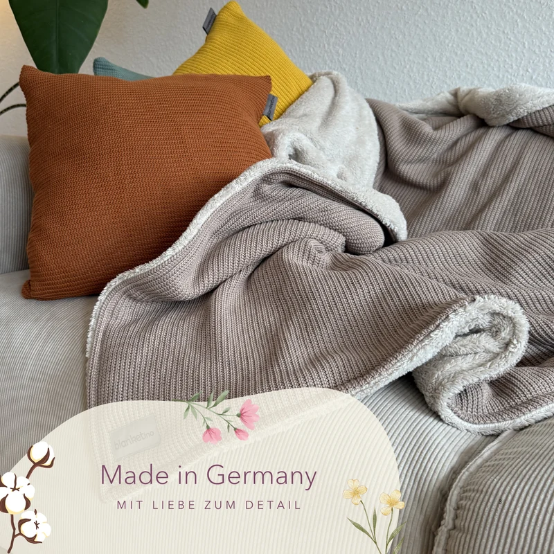 Kuscheldecke mit Baumwollstrick · Mandel-Beige