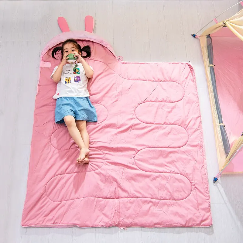TerraVey | SnugBunny Kinder-Schlafsack im Cartoon-Deckenstil