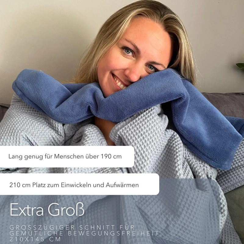 Kuscheldecke mit Ärmeln · Vollkommen · Wolkenblau · Meeresblau