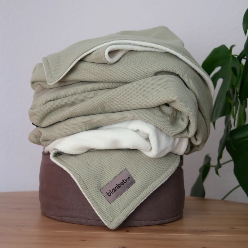 Kuscheldecke aus Baumwolle · 140 x 210 cm · Salbei
