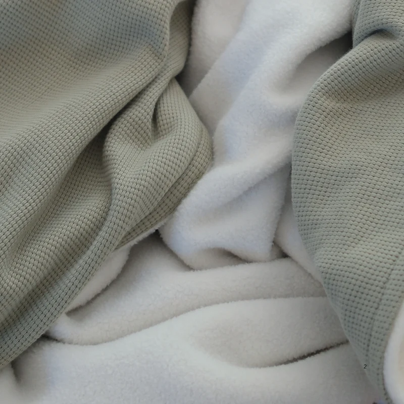 Kuscheldecke aus Baumwolle · 140 x 210 cm · Salbei