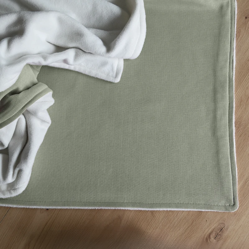 Kuscheldecke aus Baumwolle · 140 x 210 cm · Salbei