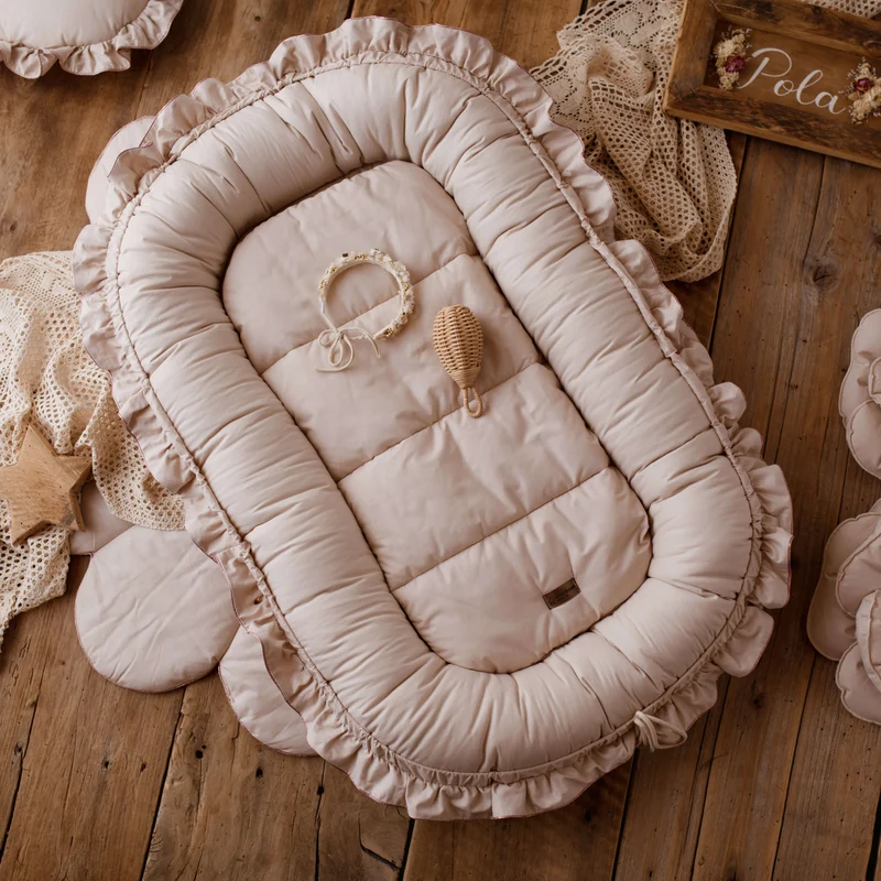 Premium Babynest SHINY mit Rüschen | Baumwolle