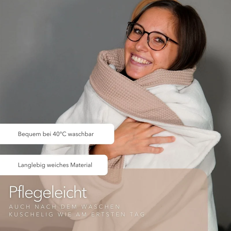 Kuscheldecke mit Ärmeln · Vollkommen · Latte Macchiato · Sandweiß