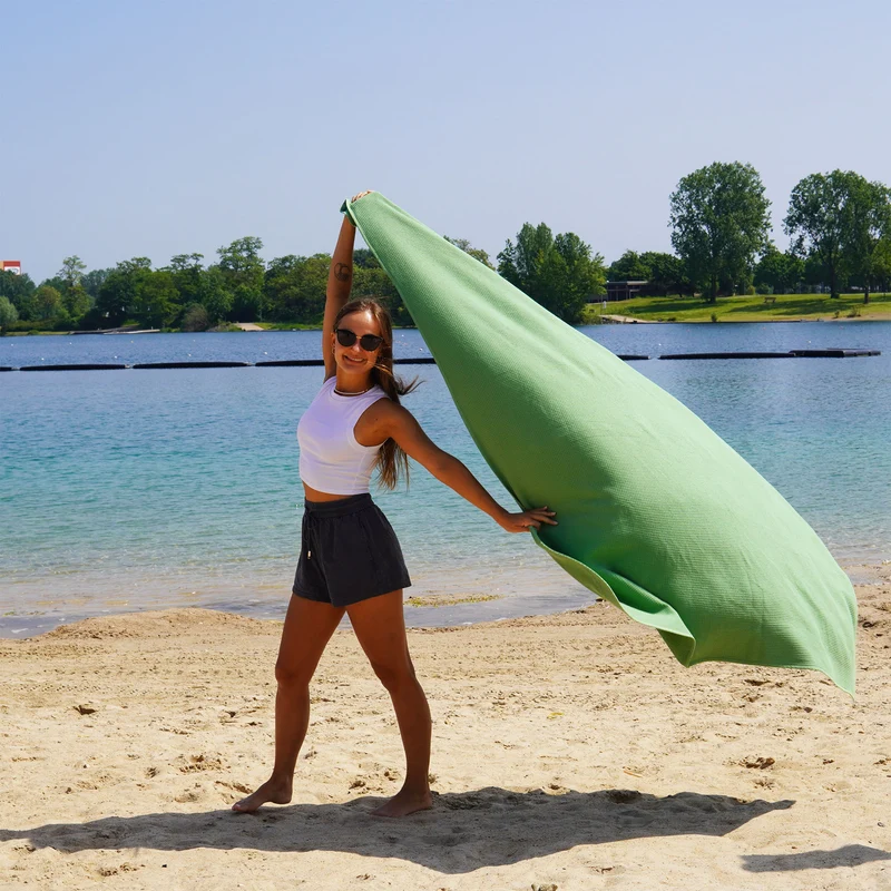 Strandhandtuch XL aus 100% Baumwolle • 145 x 200 cm • Seegrasgrün