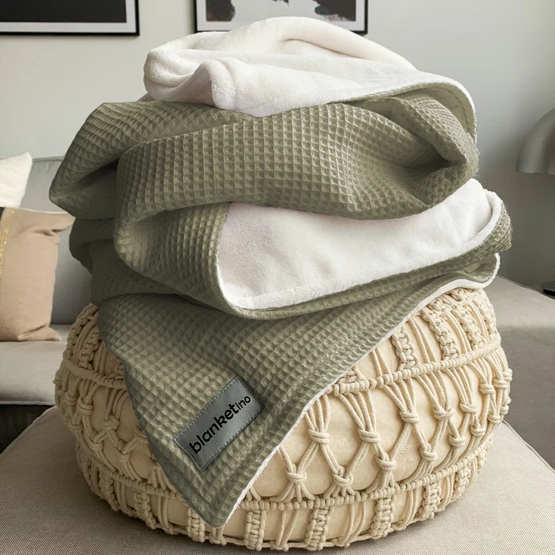 Kuscheldecke "Vollkommen" Oliv · Sandweiß