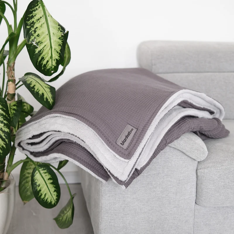 Kuscheldecke "Vollkommen" Grau · Gletschergrau