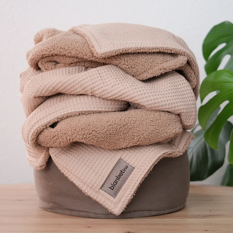 Kuscheldecke mit Teddy-Fleece • Latte Macchiato • Beige