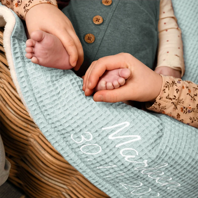 Babydecke mit Namen - 70 x 100 cm • Mint