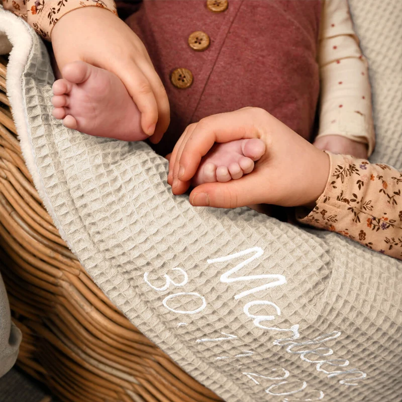 Babydecke mit Namen - 70 x 100 cm • Creme