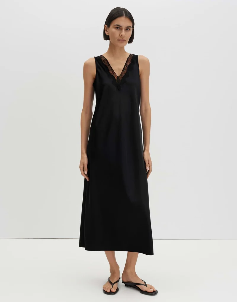 Qamile, black