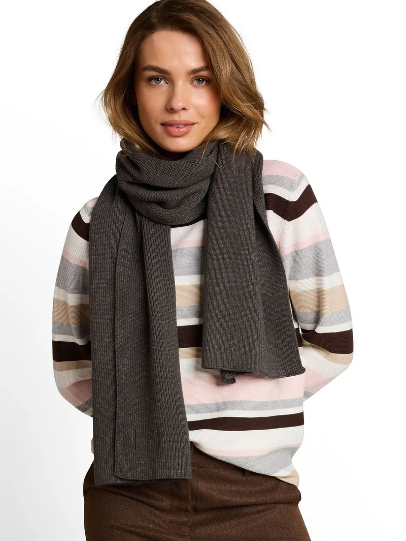Strickschal mit Badge