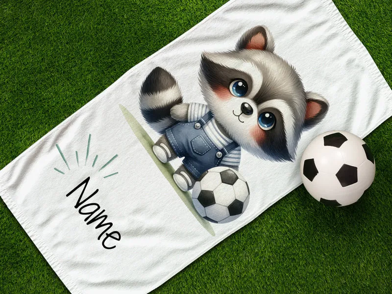 Handtuch mit Waschbär mit Fussball