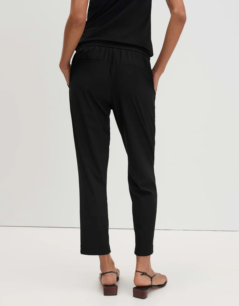 Charlie, black