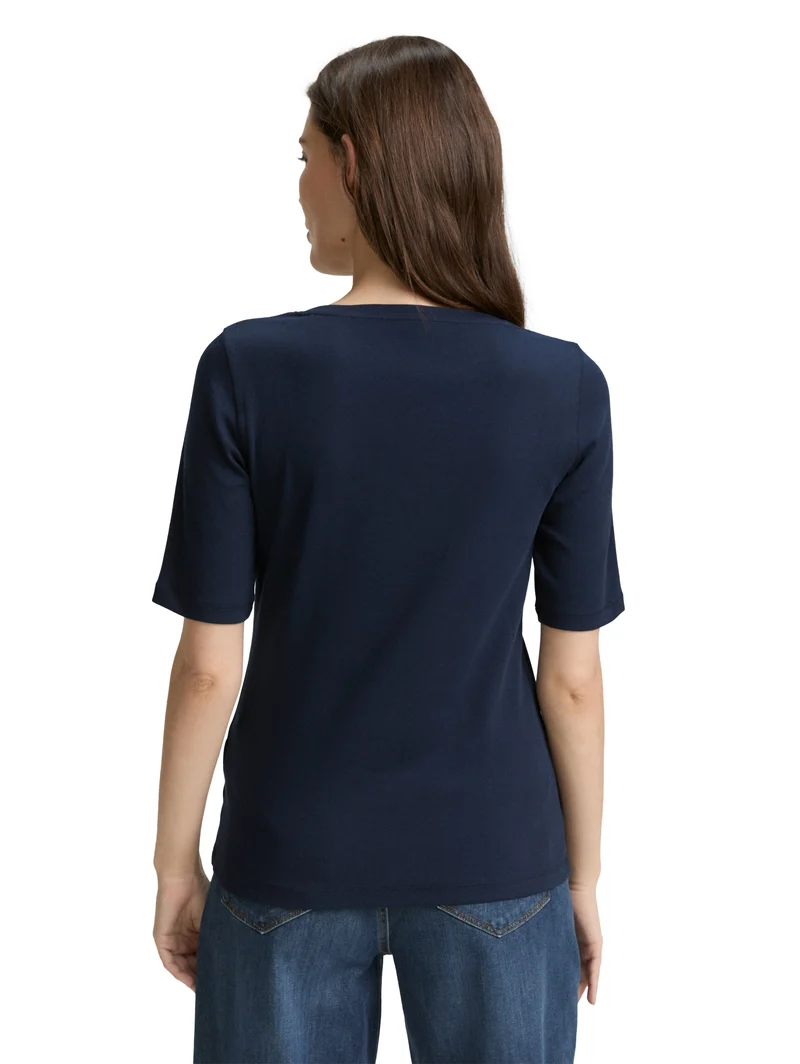 Basic T-Shirt