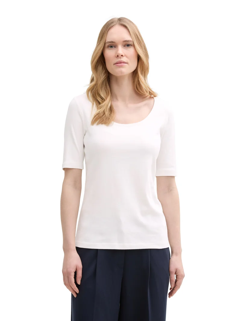 Basic T-Shirt