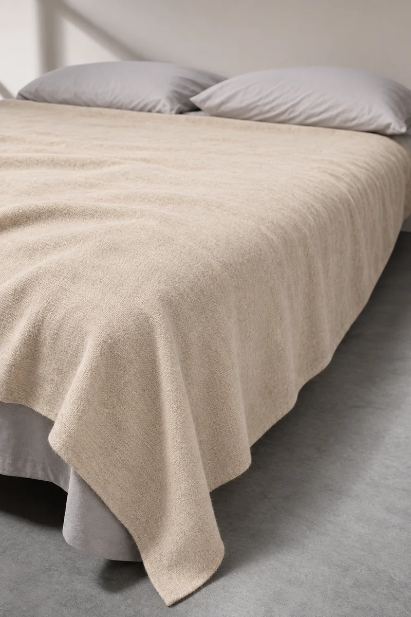 Eco Cashmere Bedspread in Beige