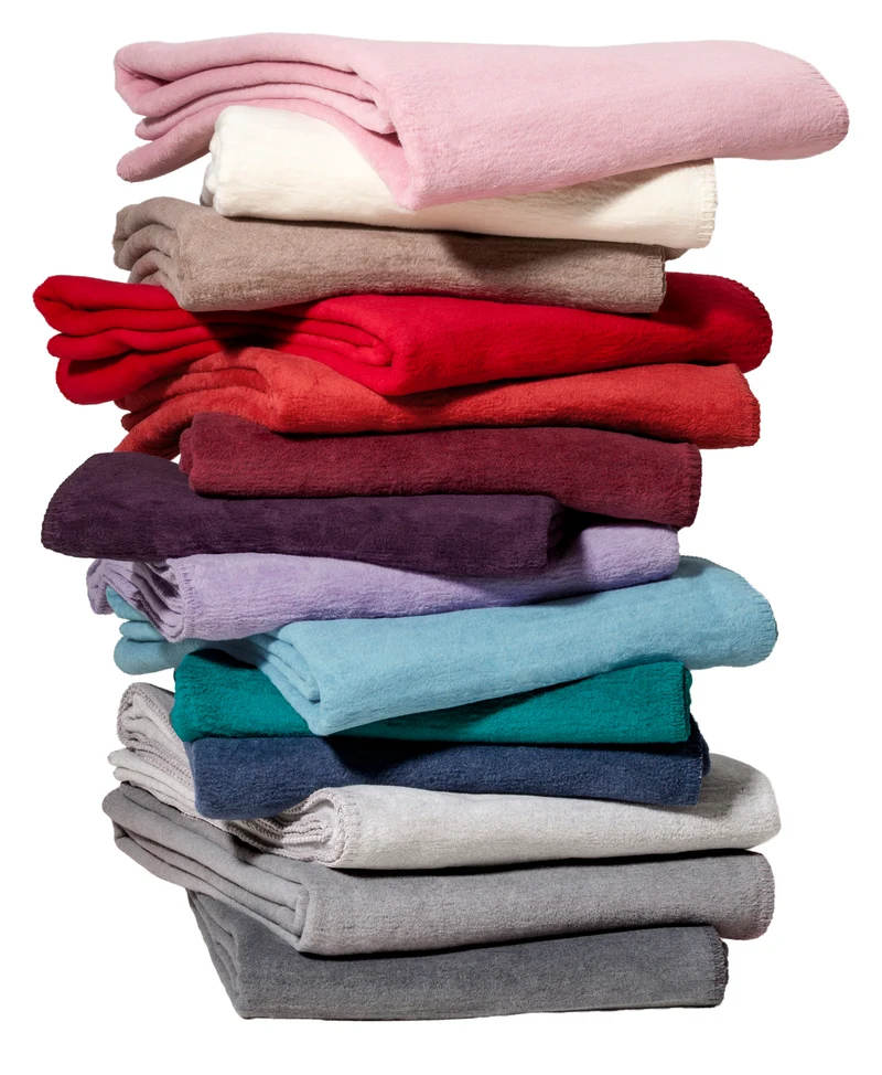 Kuscheldecke Amrum aus recycelter Baumwolle – 150 × 200 cm, 14 Farben | Richter
