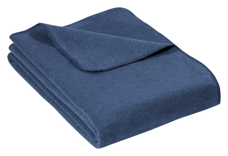 Kuscheldecke Amrum aus recycelter Baumwolle – 150 × 200 cm, 14 Farben | Richter