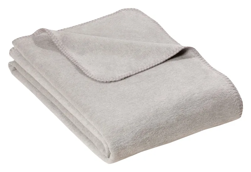Kuscheldecke Amrum aus recycelter Baumwolle – 150 × 200 cm, 14 Farben | Richter