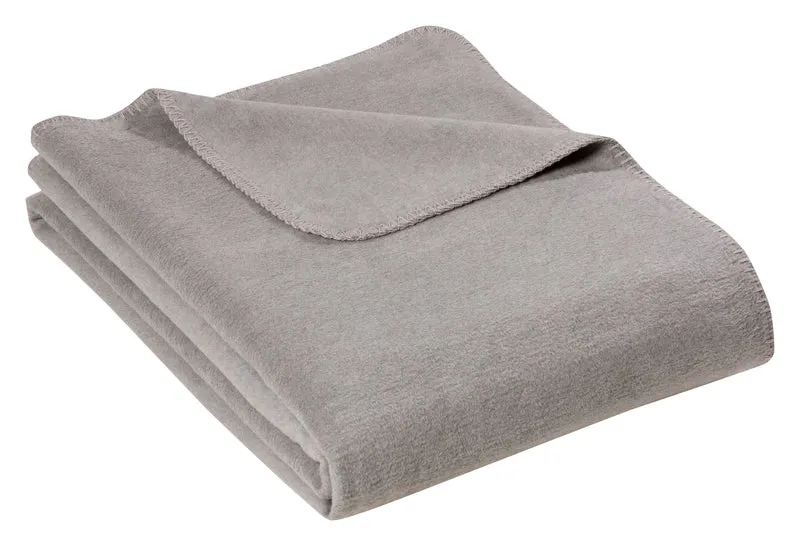 Kuscheldecke Amrum aus recycelter Baumwolle – 150 × 200 cm, 14 Farben | Richter