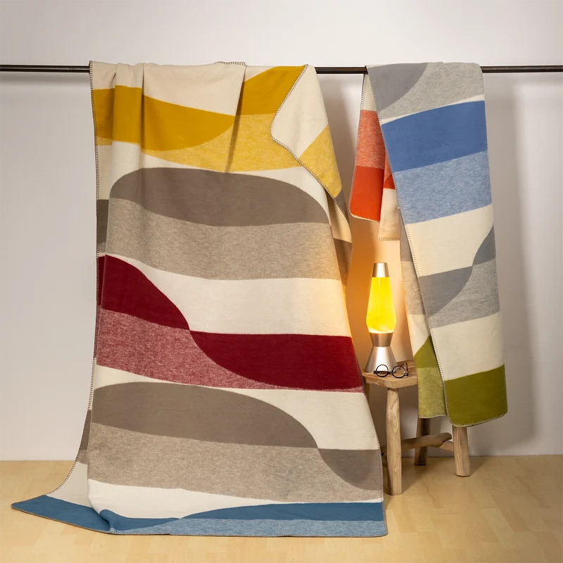 Wave Nr. 1 Kuscheldecke Bunt – Bio-Baumwolldecke 150 × 200 cm | Richter