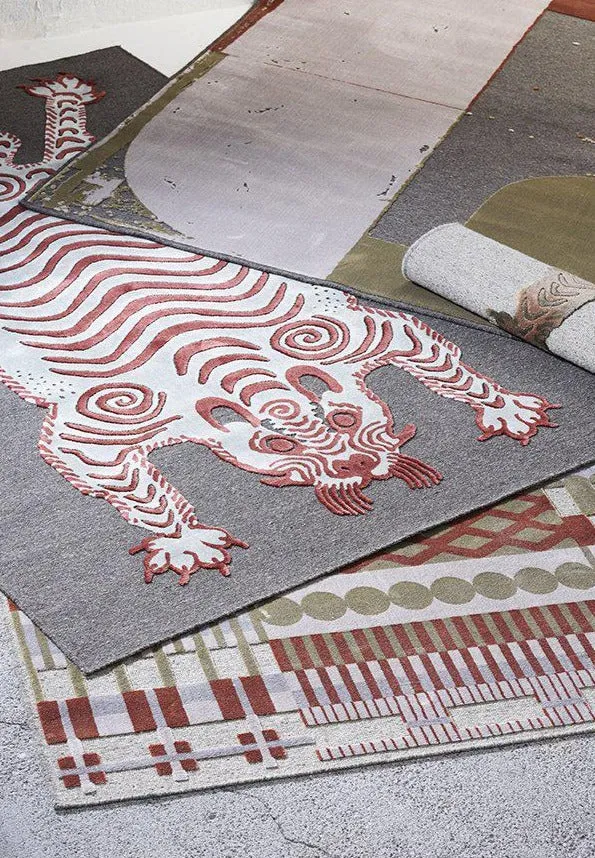 Wool & Bamboo Silk Rugs and Carpet "Gunta" by Sophie Probst & Michele Rondelli