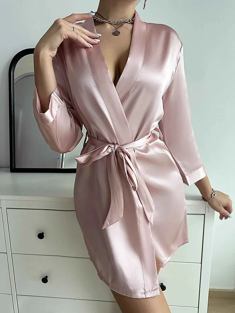Eleganter Satin-Nachtmantel für Damen – Luxuriöses, langärmeliges Nachthemd mit V-Ausschnitt und Gürtel