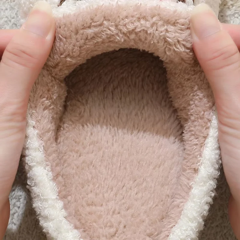Kuschelige Weihnachtsmann-Hausschuhe für alle – Warme Plüschschuhe für die Feiertage