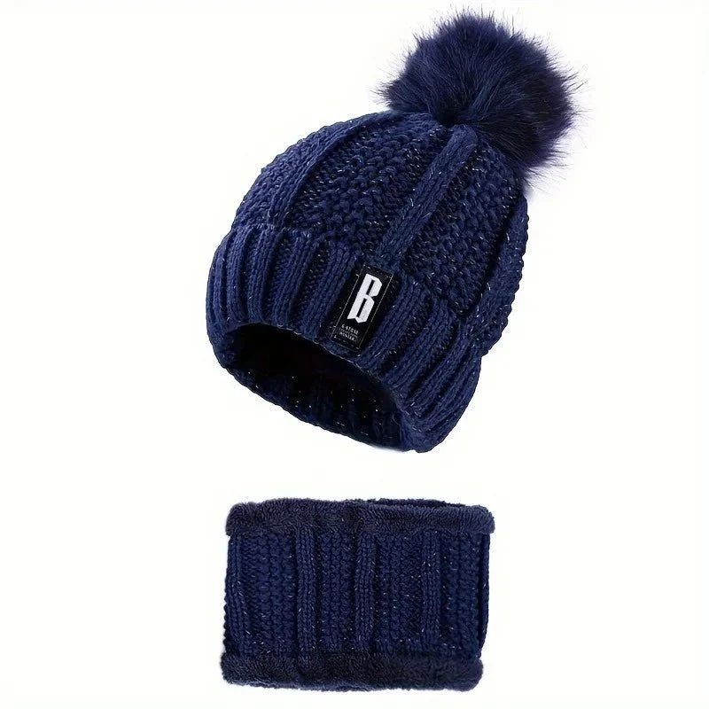 Bleiben Sie gemütlich und stilvoll mit unserem Set aus warmen Winterstrickmützen.